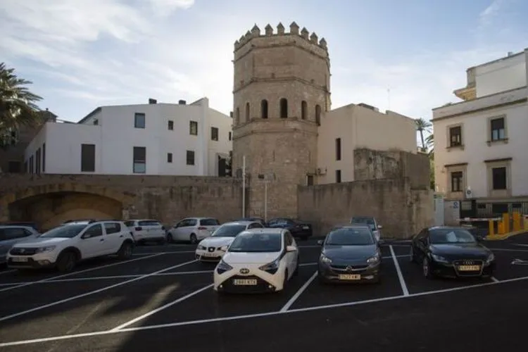 Parking Torre de la Plata en Sevilla