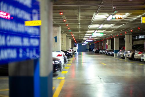 Parking Hermanos Maristas en Granada