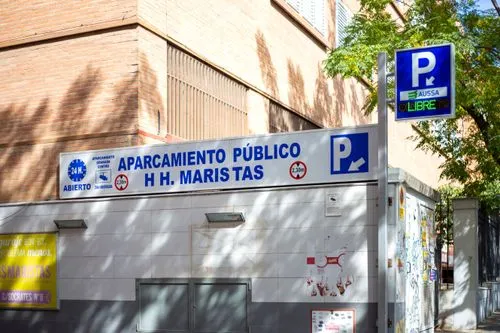 Parking Hermanos Maristas en Granada