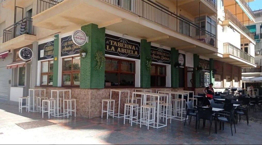 tapear-en-fuengirola-abuela.jpg